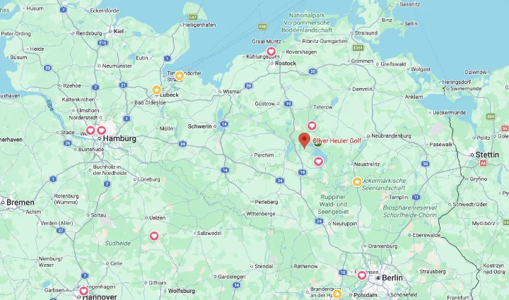 Göhren-Lebbin liegt in der Mitte von Hamburg, Rostock und Berlin.